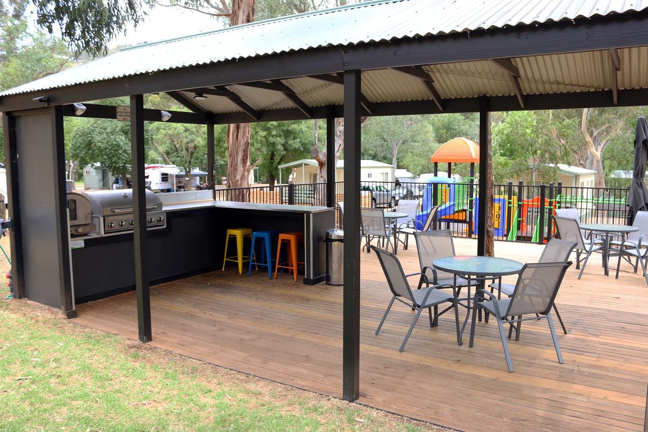Adelaide Brownhill Creek Tourist Park Hotel ภายนอก รูปภาพ