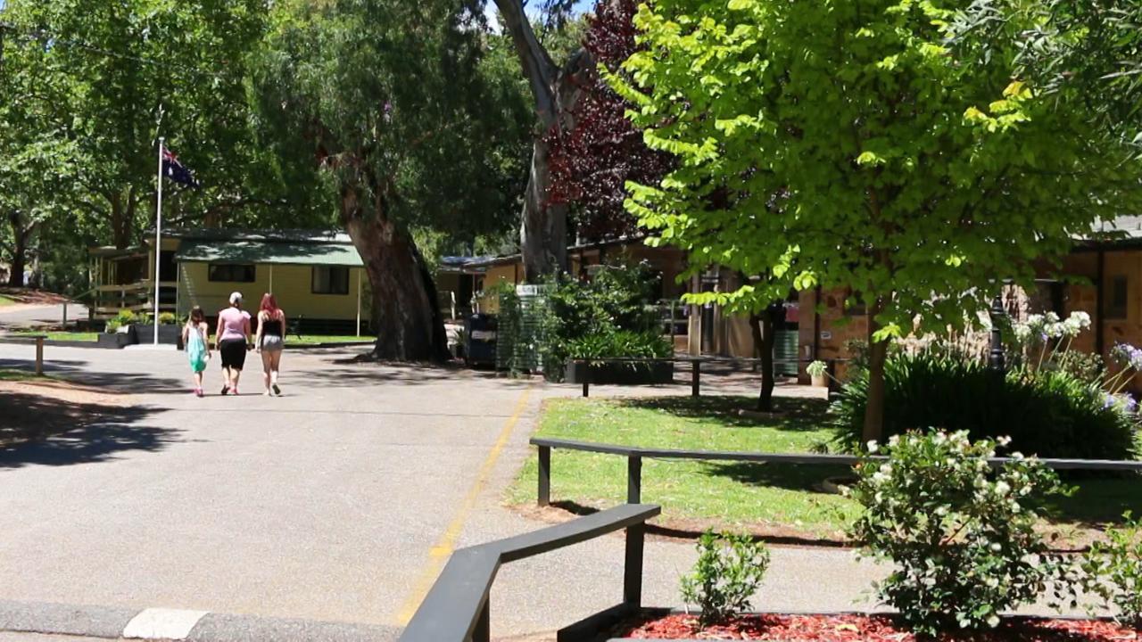 Adelaide Brownhill Creek Tourist Park Hotel ภายนอก รูปภาพ