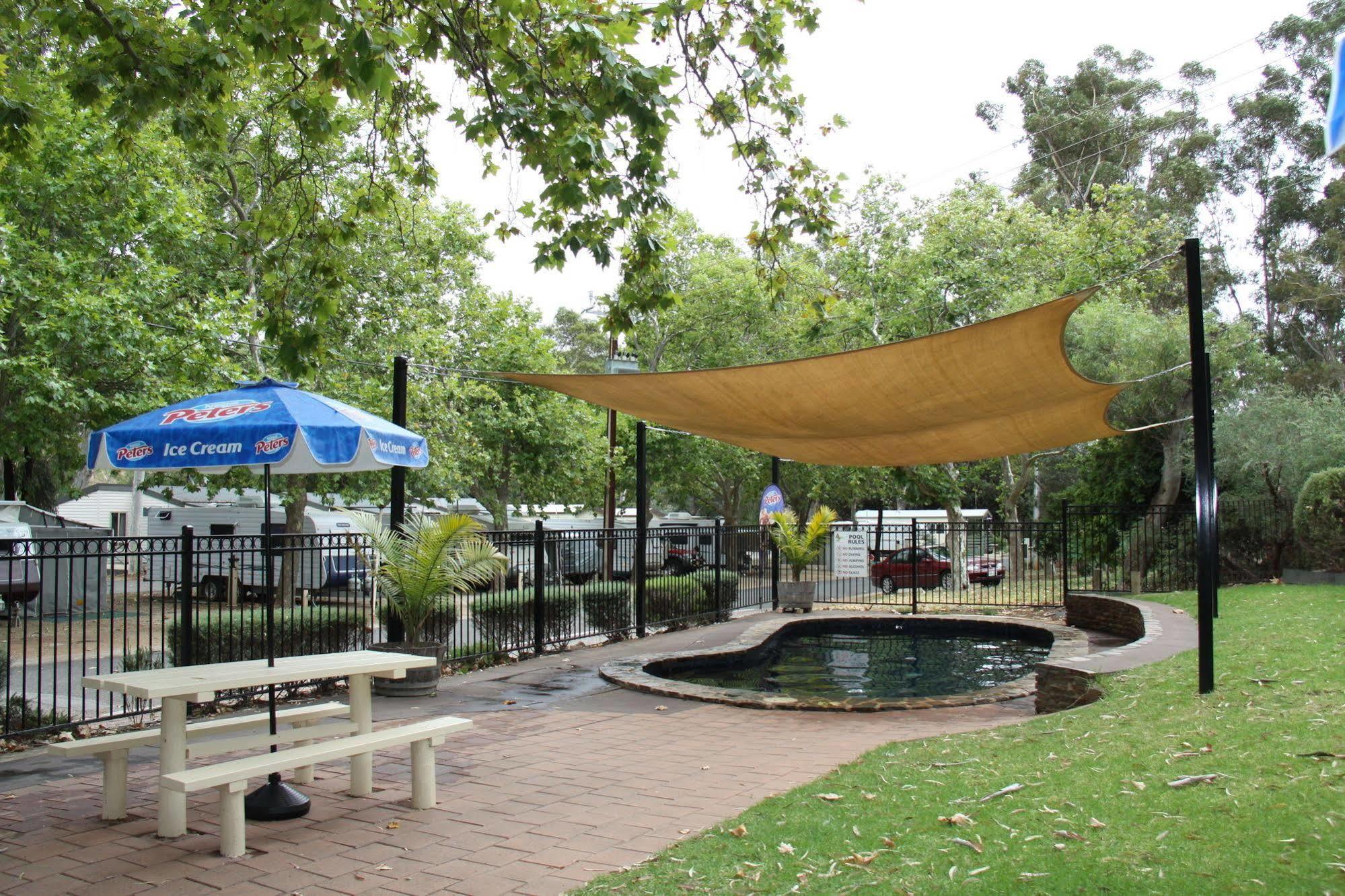 Adelaide Brownhill Creek Tourist Park Hotel ภายนอก รูปภาพ